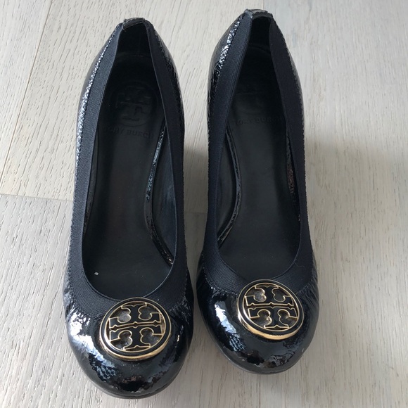 Tory Burch Caroline Wedge - Picture 2 of 3
